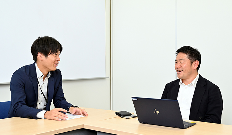 株式会社サンケイビル 技術本部 環境技術部 課長 薬袋 英之さま、Daigasエナジー営業担当者 矢野 雅弥